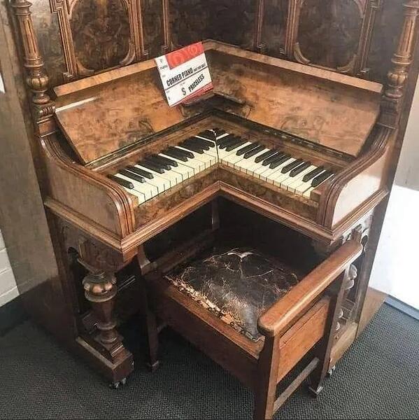 Corner-piano-1781097034165
